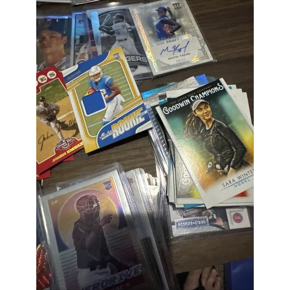 Huge MLB Baseball Card Lot Autographs Parallels Braves Reds Astros NBA - Picture 5 of 9